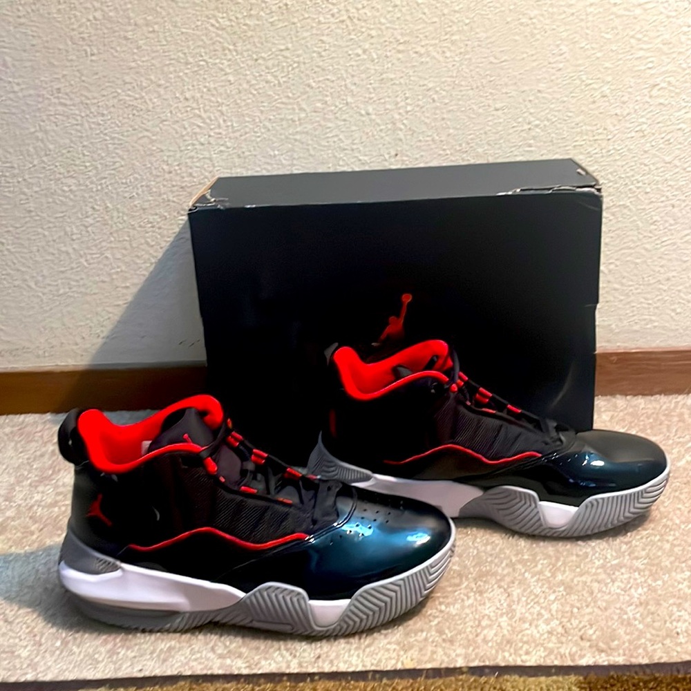 Air Jordan Stay Loyal “Bred” Black Red White DB2884-001 Men’s Size 6